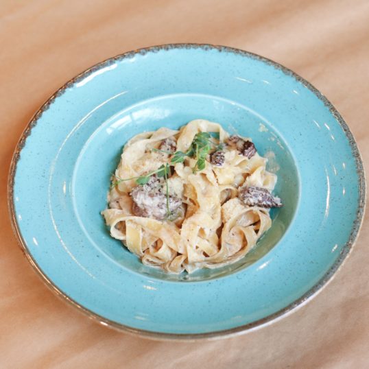 Паста з телятиною та білими грибами