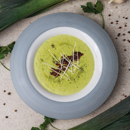 Крем суп з порею та беконовим джемом