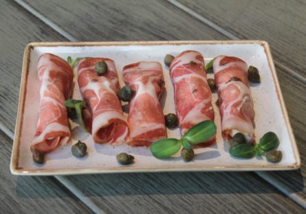 Рулетики з копа ді парма